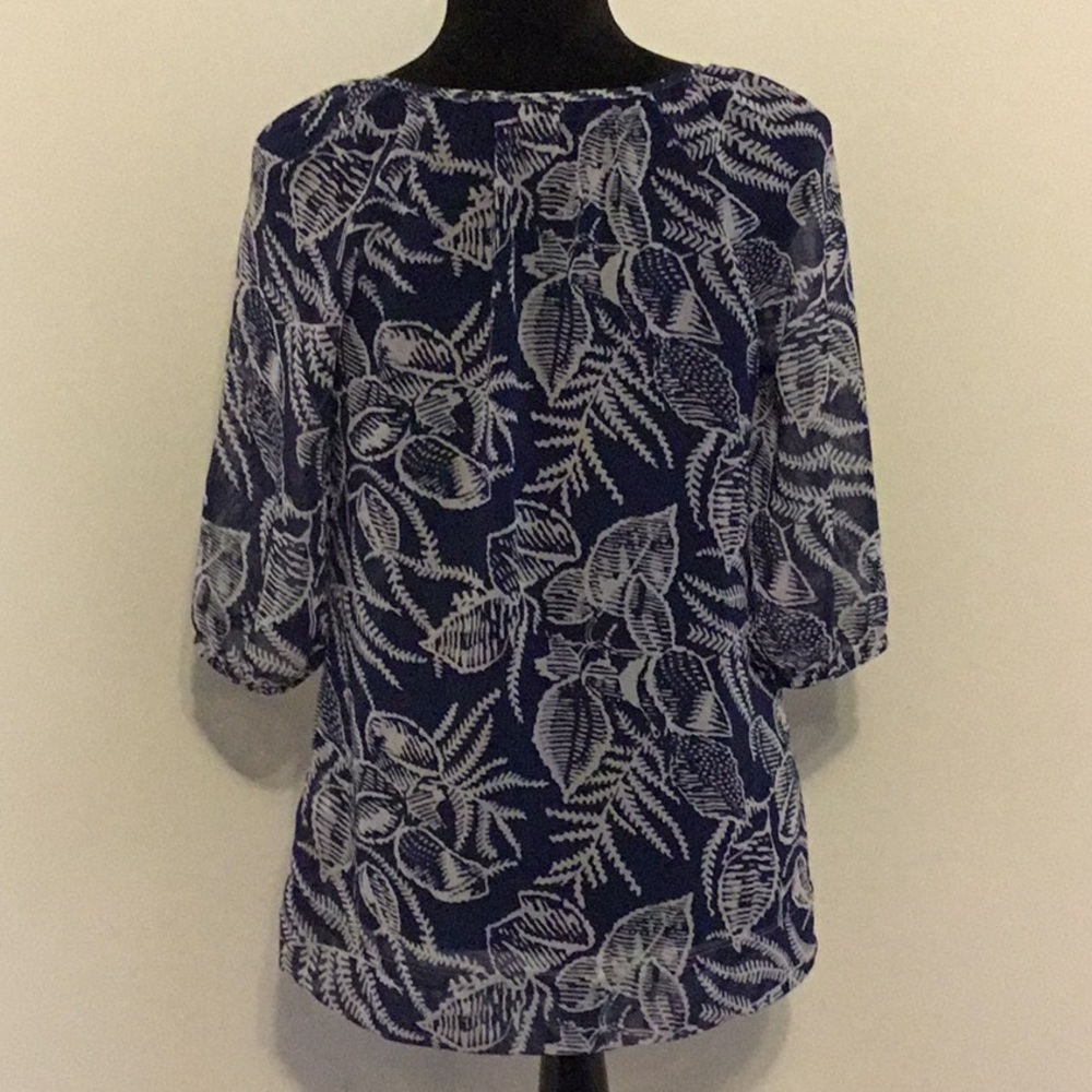 BANANA Republic Pullover Top - Picture 3 of 3